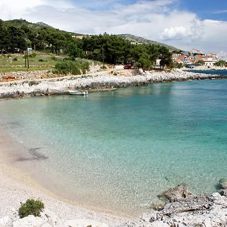 Double Milna 3074a Hvar Town